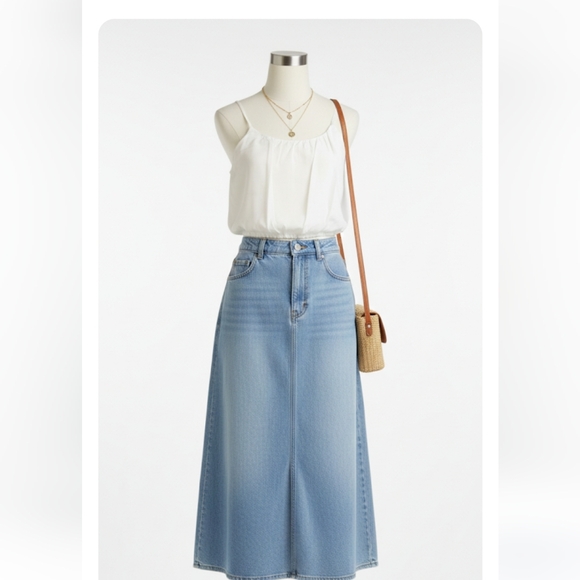 Alice + Olivia Tops - Alice+Olivia  silk cami crop top size s/p